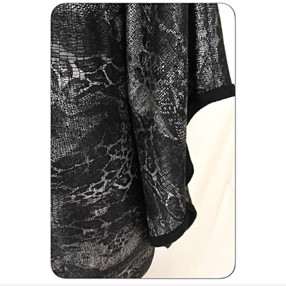 Butterfly Sleeve V-Neck Back Sweater - Picture 5 of 6